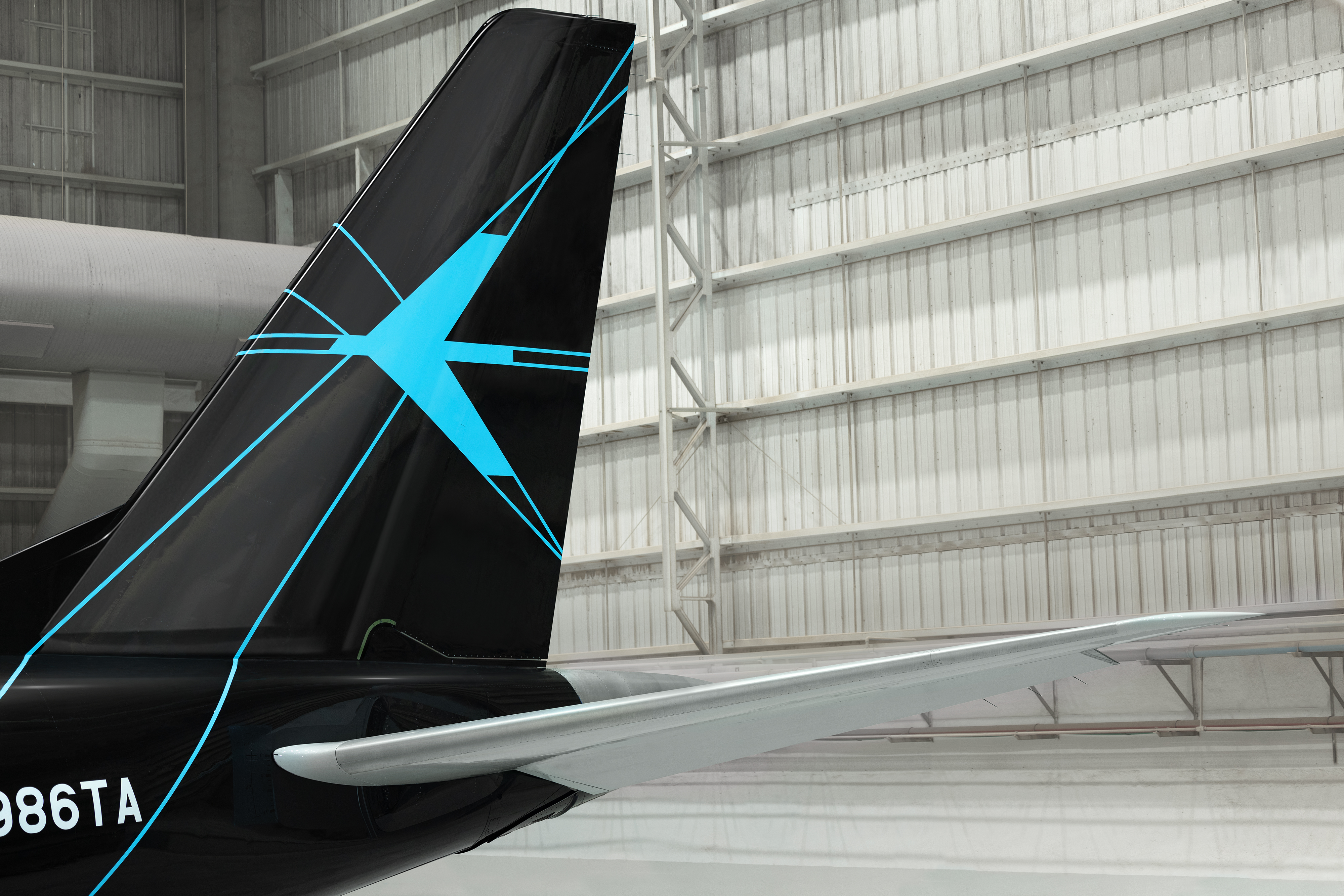 E-Freighter_E190F_02.jpg (1)